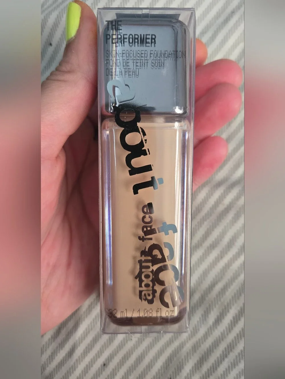 About Face The Performer Skin-Focused Foundation - L2 NEUTRAL